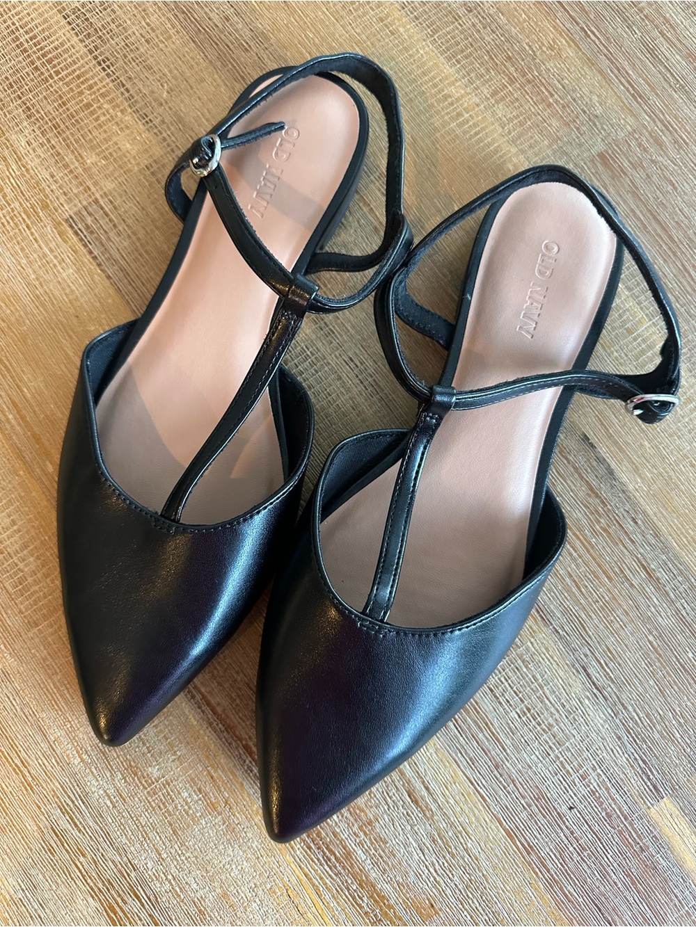 Old Navy Black Pointed T-Strap Flats for Women